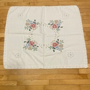 LINEN white square hand crafted/hand painted festive red/green/white tablecloth